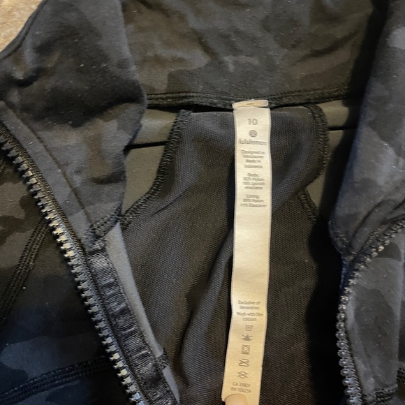 Rare Camo Lululemon Define Jacket S 10 - Picture 7 of 7